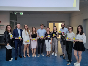 Team der Studierenden mit Dr. Mathias Melcher und Kristina Tolok (dritte und zweite Person von rechts)
