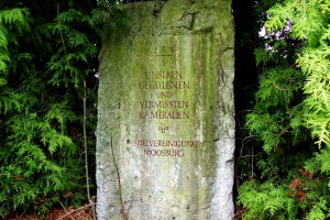 Zweckentfremdeter Gedenkstein vor der Restaurierung - © G. Strehle