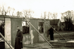 Bau der Baracken durch die Gefangenen - © Stadtarchiv Moosburg