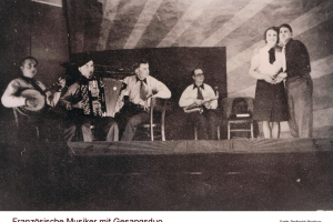 Französische Musiker mit Gesangsduo